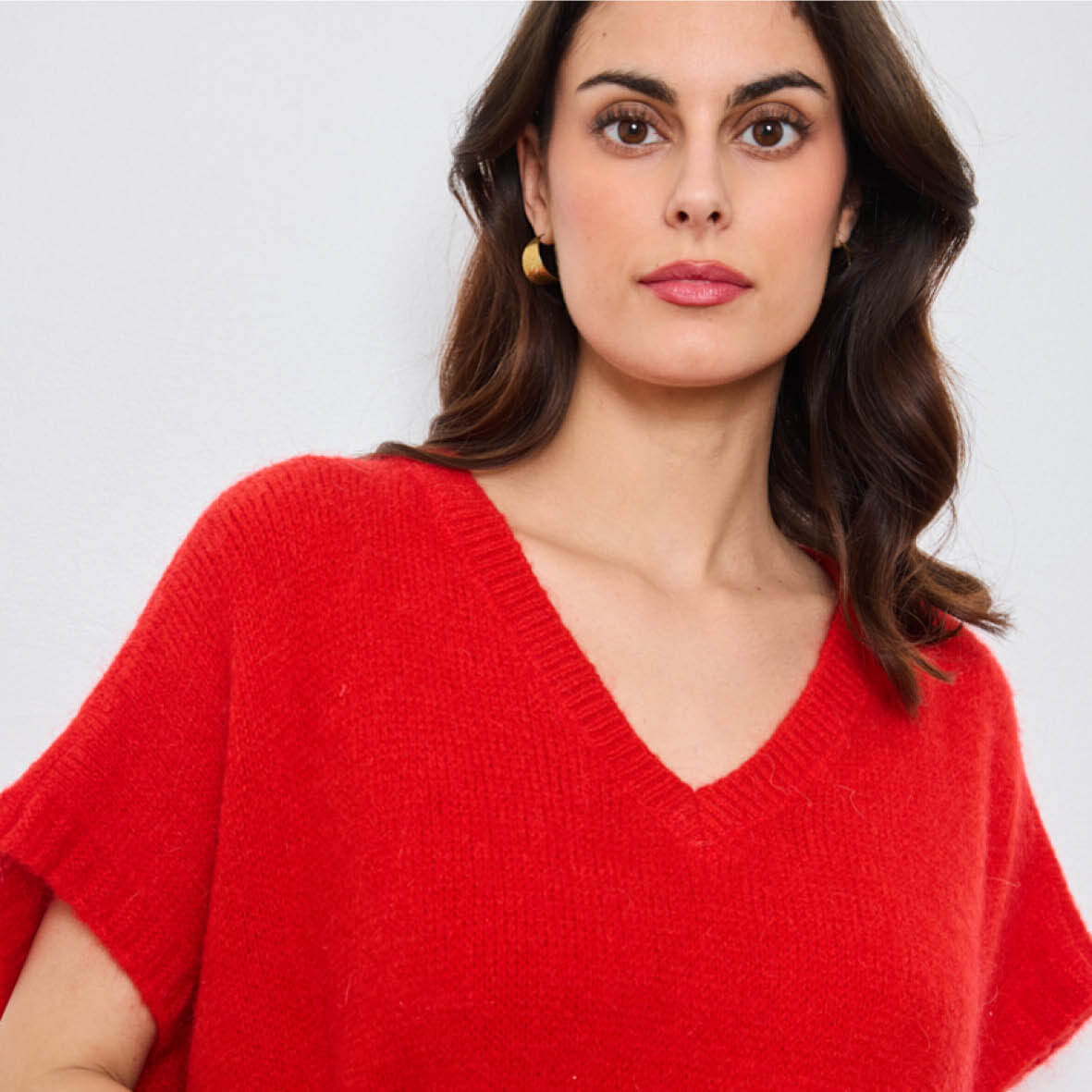 COL V OVERSIZED SANS MANCHES MILIE ROUGE