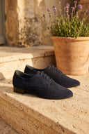André chaussures derby en daim bleu marine, lacets, bout rond, talon plat.