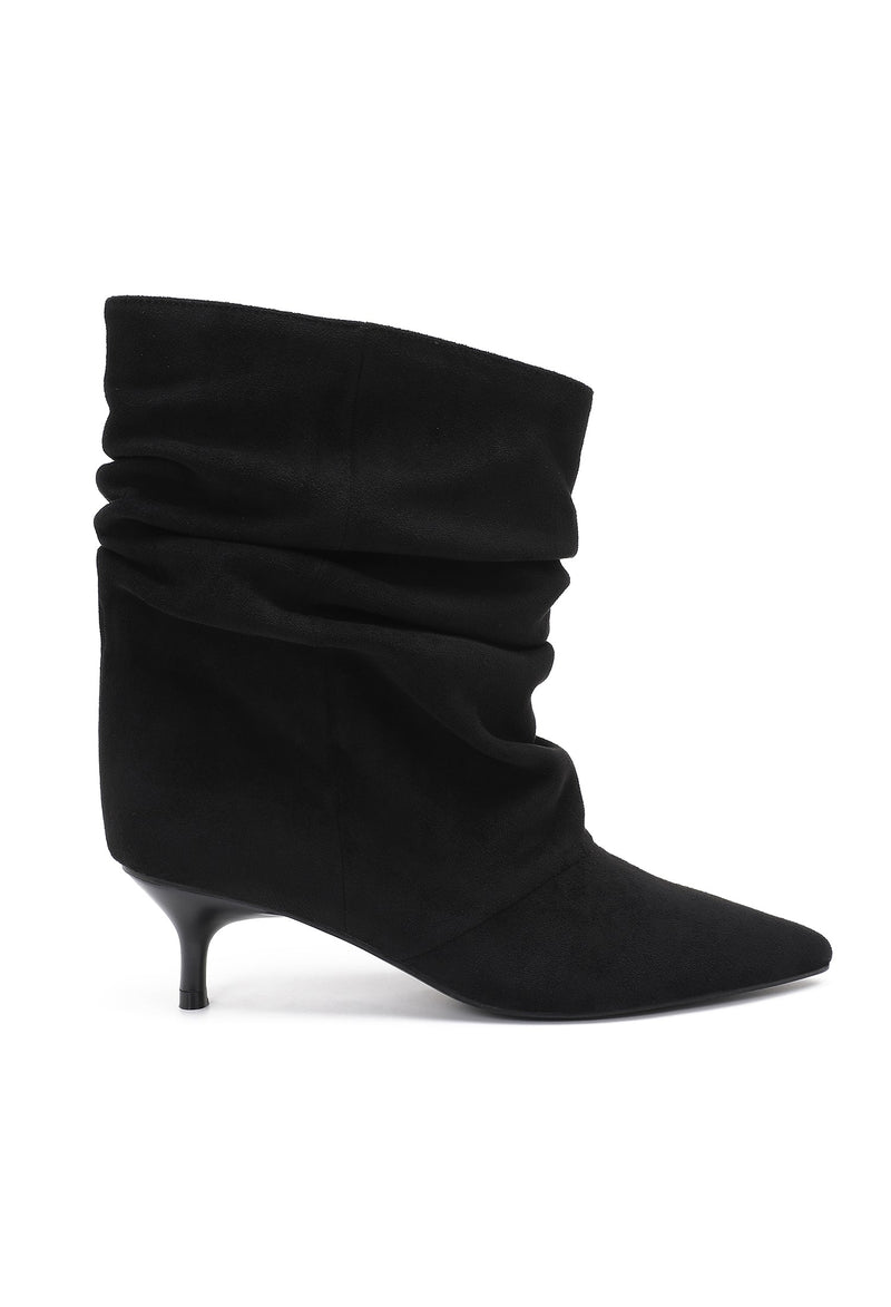 DELIA NOIR