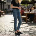 André black leather loafers for women with a pleated detail on the vamp. Comfortable and elegant.