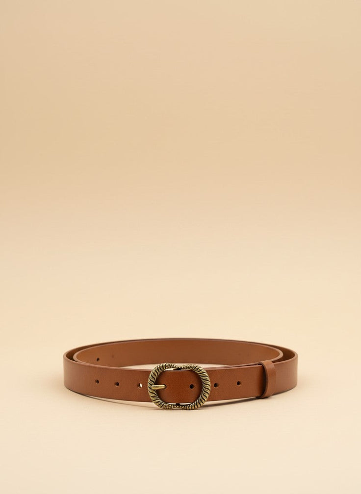 André Luma camel genuine leather belt with ornate antique gold buckle. Perfect for jeans or dresses.