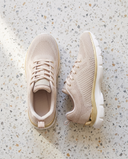 Basket SERAPIS beige, vue de dessus sur un sol en terrazzo