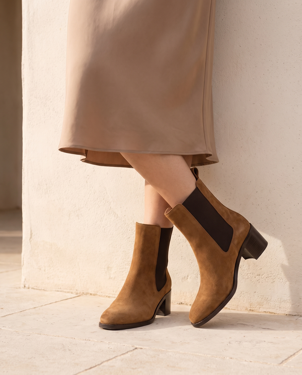 Boots TERESIA camel portées, cadrage jambes