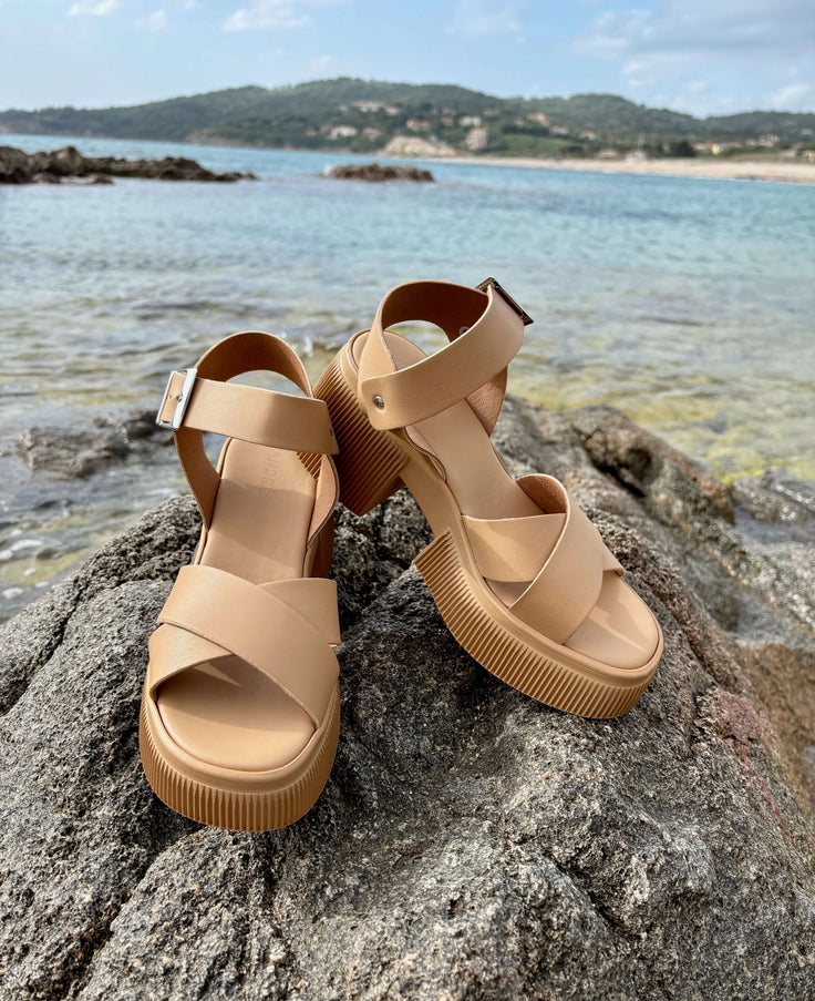SANDALE UMBERTA CAMEL - André