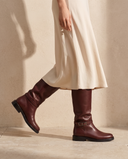 Botte ZEPHYRINE bordeaux portée, cadrage jambes